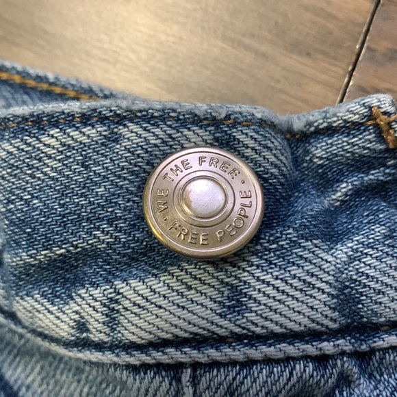 Free People distressed denim shorts - Picture 5 of 5